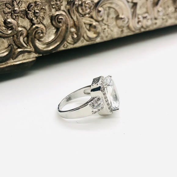 Vintage White Sapphire Statement Ring PRETTY!!! - Picture 7 of 17